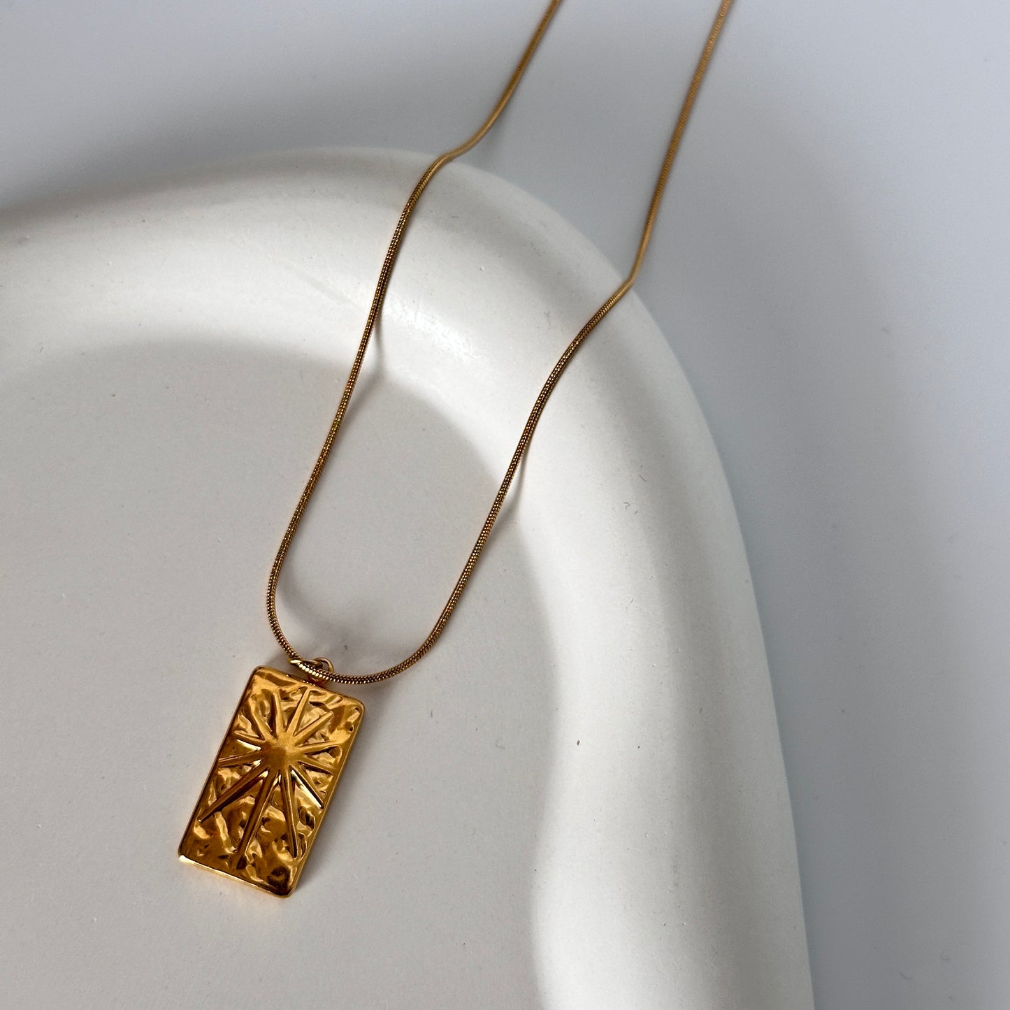 Gold enlighten necklace