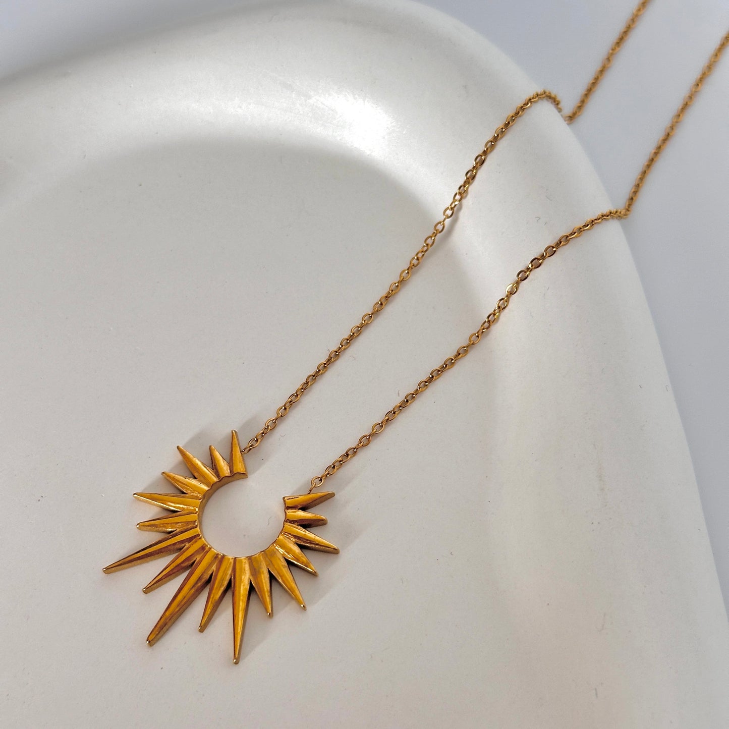 Half sun necklace